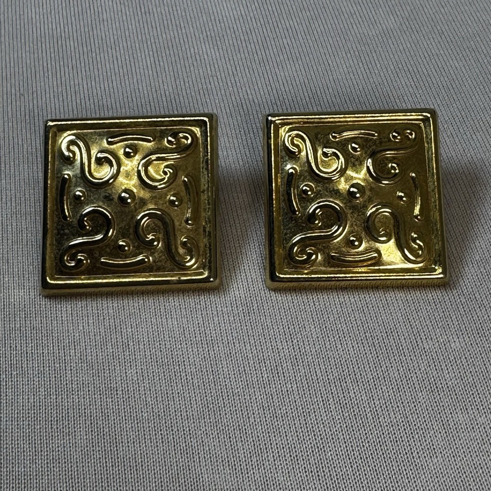 Gold Tone 1" Square Pierced Earrings